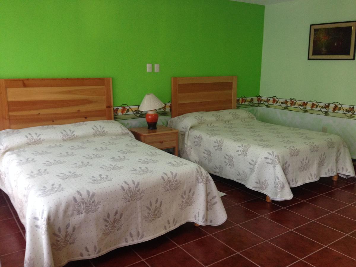 Plaza Don Gabino Hotel Y Restaurante Mineral de Angangueo Room photo